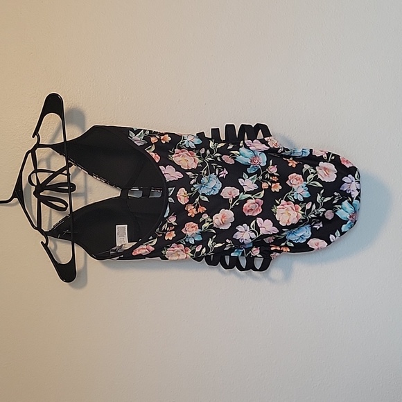 Floral Strapy Bathing Suit - Picture 6 of 10